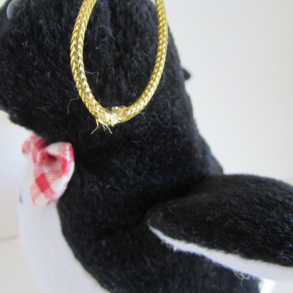 Penguin 5.5" Dakin Emperor Penguin Bean Bag Plush Red White Bow Tie - Picture 6 of 15